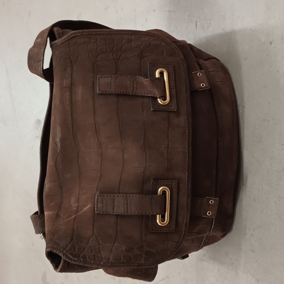 Yves Saint Laurent - Picture 2 of 7